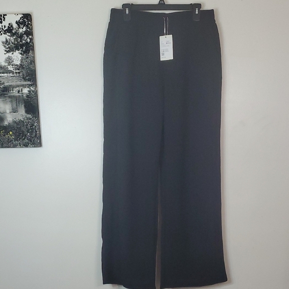 NWT Halara Pull-On Black Wideleg Ribbed Pants Size Large Elastic Waist Pockets - Picture 1 of 11